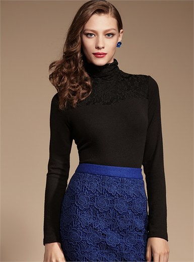 浪漫蔷薇花蕾丝半高领亲肤磨毛针织t恤